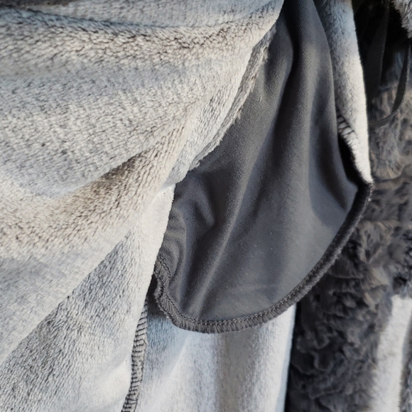 Secret treasures sleepwear robe - Picture 8 of 8